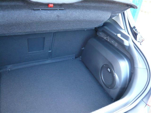 http://www.forum-peugeot.com/Forum/mesimages/21855/JBL et coffre.jpg http://www.forum-peugeot.com/Forum/mesimages/21855/JBL et coffre.jpg